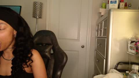 butterfly booty online show from 04/02/26, 10:24