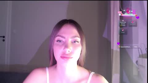 Lauren online show from 12/03/25, 03:43