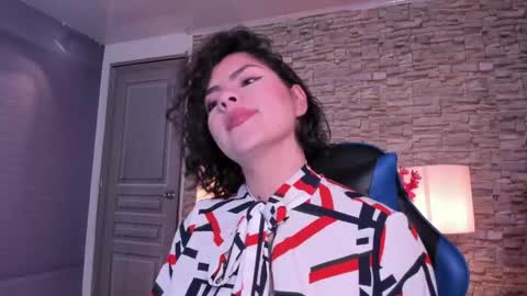 Lia Butterfly  online show from 05/08/26, 12:10