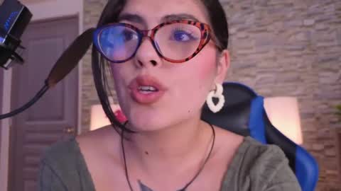 Lia Butterfly  online show from 05/26/26, 08:38
