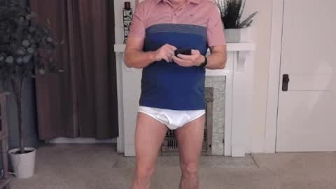 Snapshot of buttnakedfun954737 chatting on 12/06/24, 09:32 Miles online show from 12/06/24, 09:32