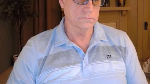 Snapshot of buttnakedfun954737 chatting on 02/01/25, 09:54 Miles online show from 02/01/25, 09:54