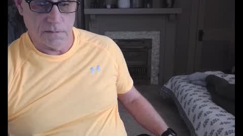 Snapshot of buttnakedfun954737 chatting on 02/22/25, 05:02 Miles online show from 02/22/25, 05:02