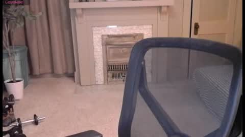 Snapshot of buttnakedfun954737 chatting on 10/24/25, 07:38 Miles online show from 10/24/25, 07:38