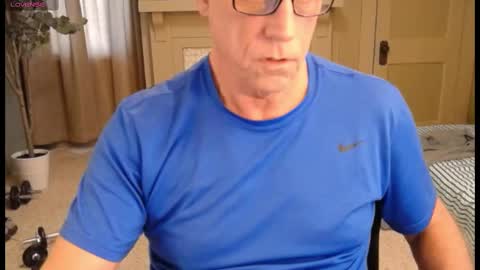 Snapshot of buttnakedfun954737 chatting on 11/11/25, 07:36 Miles online show from 11/11/25, 07:36