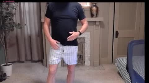 Snapshot of buttnakedfun954737 chatting on 11/26/25, 06:42 Miles online show from 11/26/25, 06:42