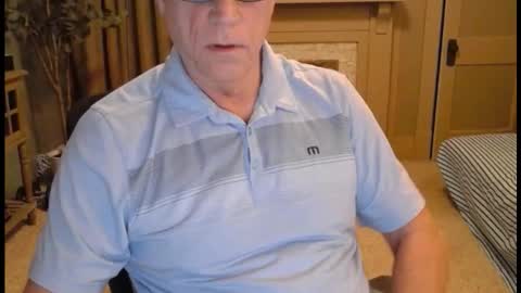 Snapshot of buttnakedfun954737 chatting on 12/14/25, 11:04 Miles online show from 12/14/25, 11:04