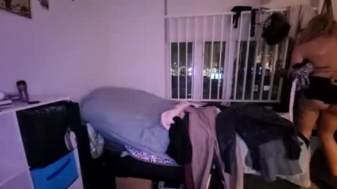 Snapshot of buttsluttwhore chatting on 12/28/24, 02:32 HannahWreckshin online show from 12/28/24, 02:32