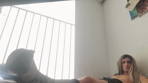 Snapshot of buttsluttwhore chatting on 02/09/25, 06:26 HannahWreckshin online show from 02/09/25, 06:26