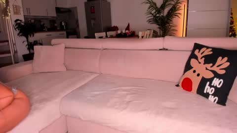 Nicolah  Steven Bond online show from 12/13/24, 09:41