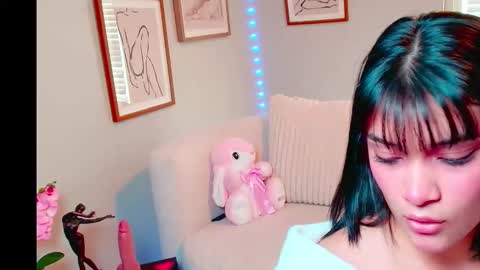 Paris online show from 03/26/26, 06:35