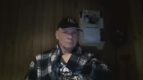 Snapshot of c4u58 chatting on 12/19/25, 01:12 c4u58 online show from 12/19/25, 01:12