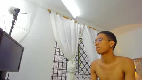 c_worstian_ online show from 12/10/24, 06:38