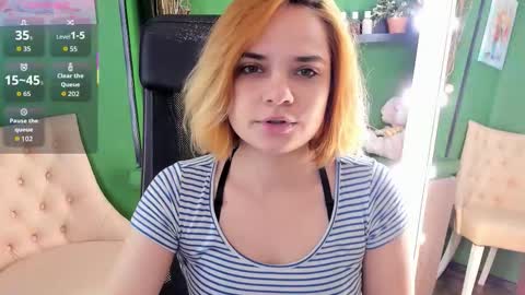 Snapshot of caitlin_crazy chatting on 11/11/25, 08:36 Gina online show from 11/11/25, 08:36