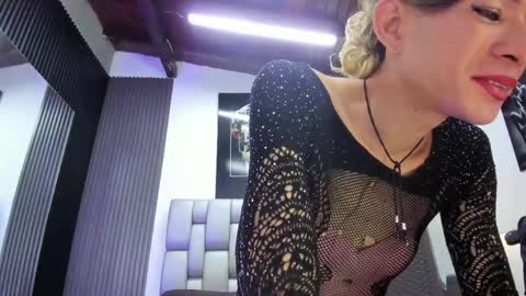caitlyn_joness_ online show from 04/10/26, 07:51