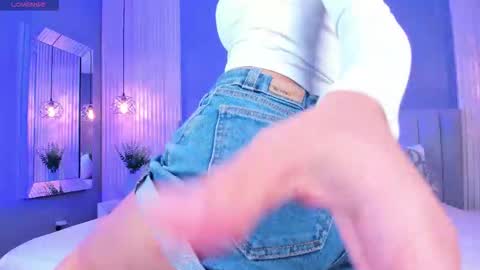 Caitlyn  online show from 09/09/25, 11:15