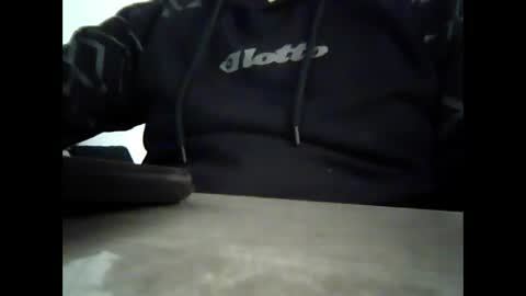 Snapshot of caldoski chatting on 10/14/25, 01:01 caldoski online show from 10/14/25, 01:01