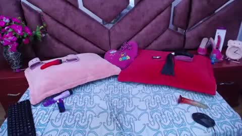 Snapshot of calipso_swet chatting on 02/21/25, 12:05 Calipso Swet online show from 02/21/25, 12:05