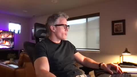 Snapshot of calirsedmo chatting on 12/14/25, 07:18 calirsedmo online show from 12/14/25, 07:18