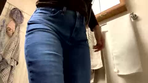 calishop1 online show from 11/08/25, 04:23