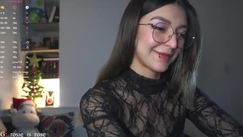 Snapshot of call_me_rosie chatting on 12/04/24, 05:27 online show from 12/04/24, 05:27