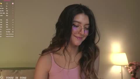 Snapshot of call_me_rosie chatting on 09/18/25, 03:30 online show from 09/18/25, 03:30