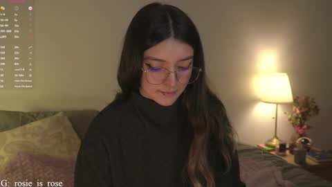 Snapshot of call_me_rosie chatting on 10/01/25, 04:40 online show from 10/01/25, 04:40