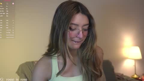 Snapshot of call_me_rosie chatting on 11/27/25, 01:51 online show from 11/27/25, 01:51