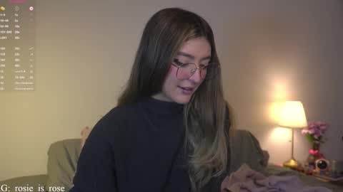 Snapshot of call_me_rosie chatting on 11/28/25, 12:46 online show from 11/28/25, 12:46