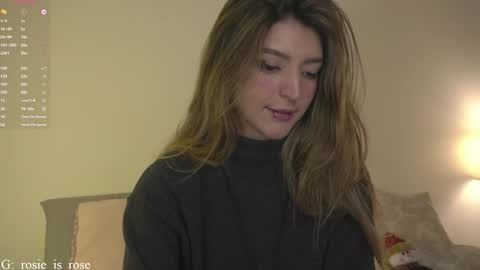 Snapshot of call_me_rosie chatting on 12/04/25, 03:05 online show from 12/04/25, 03:05