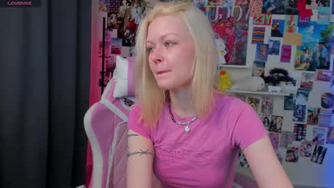 Robin online show from 11/23/25, 11:10