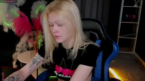 Robin online show from 04/19/26, 05:51