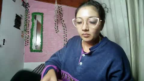 Snapshot of callme_lolas chatting on 05/15/26, 11:12 paula online show from 05/15/26, 11:12