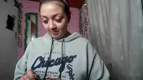 Snapshot of callme_lolas chatting on 06/23/26, 05:16 paula online show from 06/23/26, 05:16