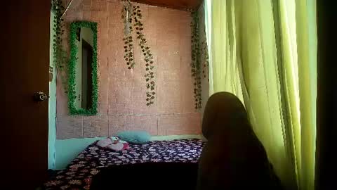 Snapshot of callme_lolas chatting on 06/29/26, 08:53 paula online show from 06/29/26, 08:53