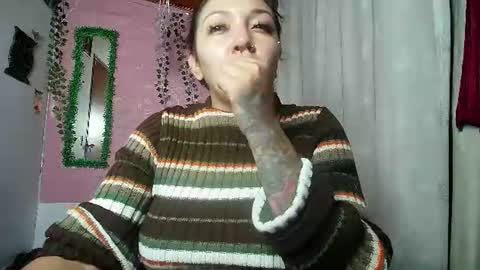 Snapshot of callme_lolas chatting on 07/01/26, 02:13 paula online show from 07/01/26, 02:13