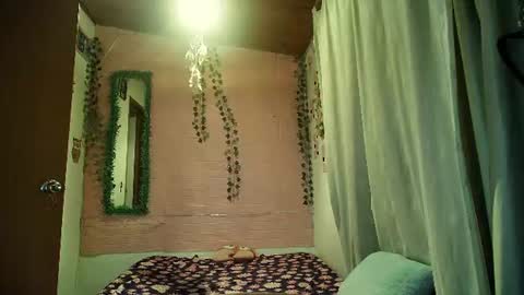 Snapshot of callme_lolas chatting on 07/03/26, 04:41 paula online show from 07/03/26, 04:41