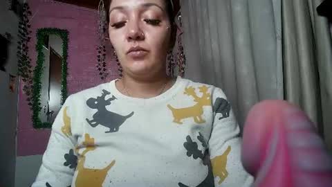 Snapshot of callme_lolas chatting on 07/14/26, 02:05 paula online show from 07/14/26, 02:05