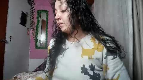 Snapshot of callme_lolas chatting on 07/15/26, 01:55 paula online show from 07/15/26, 01:55