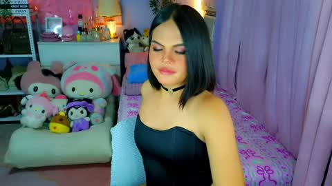Mia online show from 03/28/26, 05:51