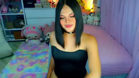 Snapshot of callme_mia chatting on 07/31/26, 07:30 Mia online show from 07/31/26, 07:30