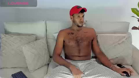 Snapshot of callmeby_lebron chatting on 09/29/25, 04:12 LeBron online show from 09/29/25, 04:12