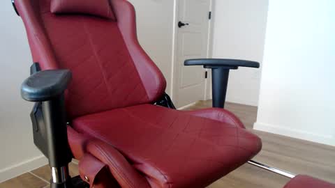 DesertBoy2023 online show from 09/15/25, 08:31