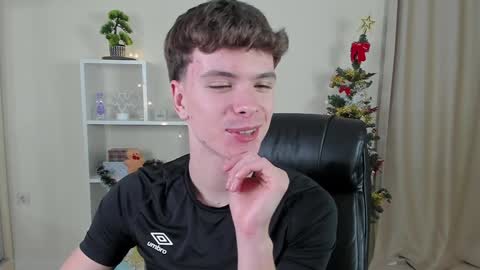 Hey I am Calvin  online show from 12/17/24, 07:04