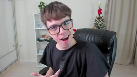 Hey I am Calvin  online show from 12/22/24, 07:10