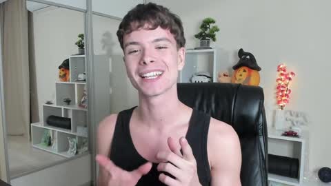 Hey I am Calvin  online show from 02/02/25, 07:04