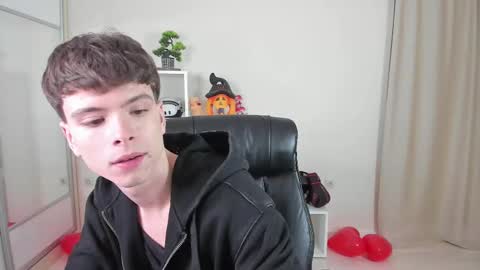 Hey I am Calvin  online show from 02/16/25, 07:05