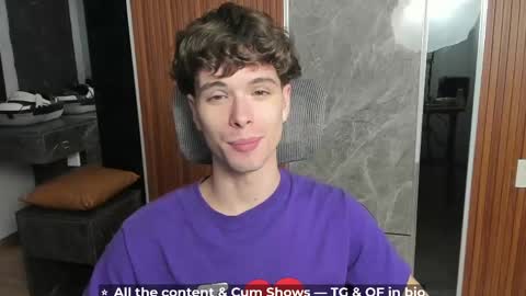 Hey I am Calvin  online show from 06/03/26, 05:18