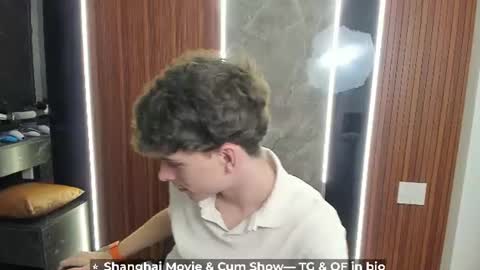Snapshot of calvin_loves_you chatting on 07/08/26, 03:05 Hey I am Calvin online show from 07/08/26, 03:05