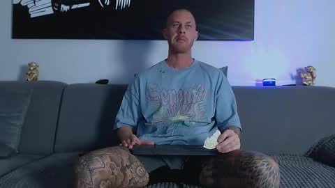 Snapshot of calvinhunt69 chatting on 01/03/25, 11:23 Calvin online show from 01/03/25, 11:23